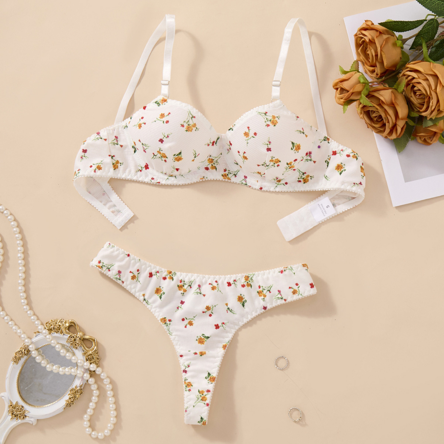 Set Lenjerie Rotixfy din Bumbac, Sutien cu Sarma si Chilot Tanga, Imprimeu Floral Alb