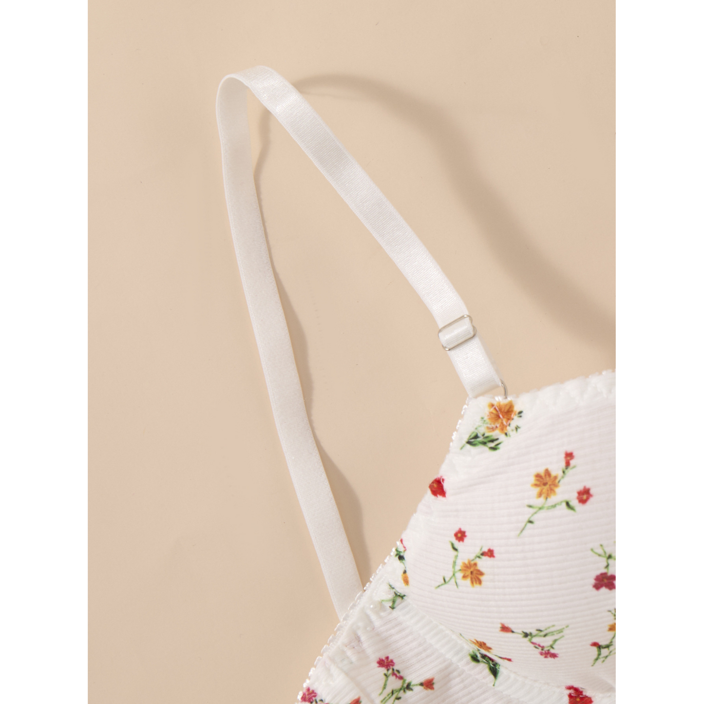 Set Lenjerie Rotixfy din Bumbac, Sutien cu Sarma si Chilot Tanga, Imprimeu Floral Alb